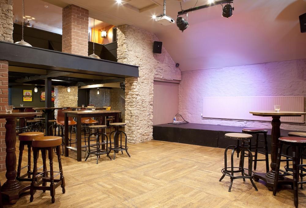 George Hotel & Granary 弗罗姆 外观 照片